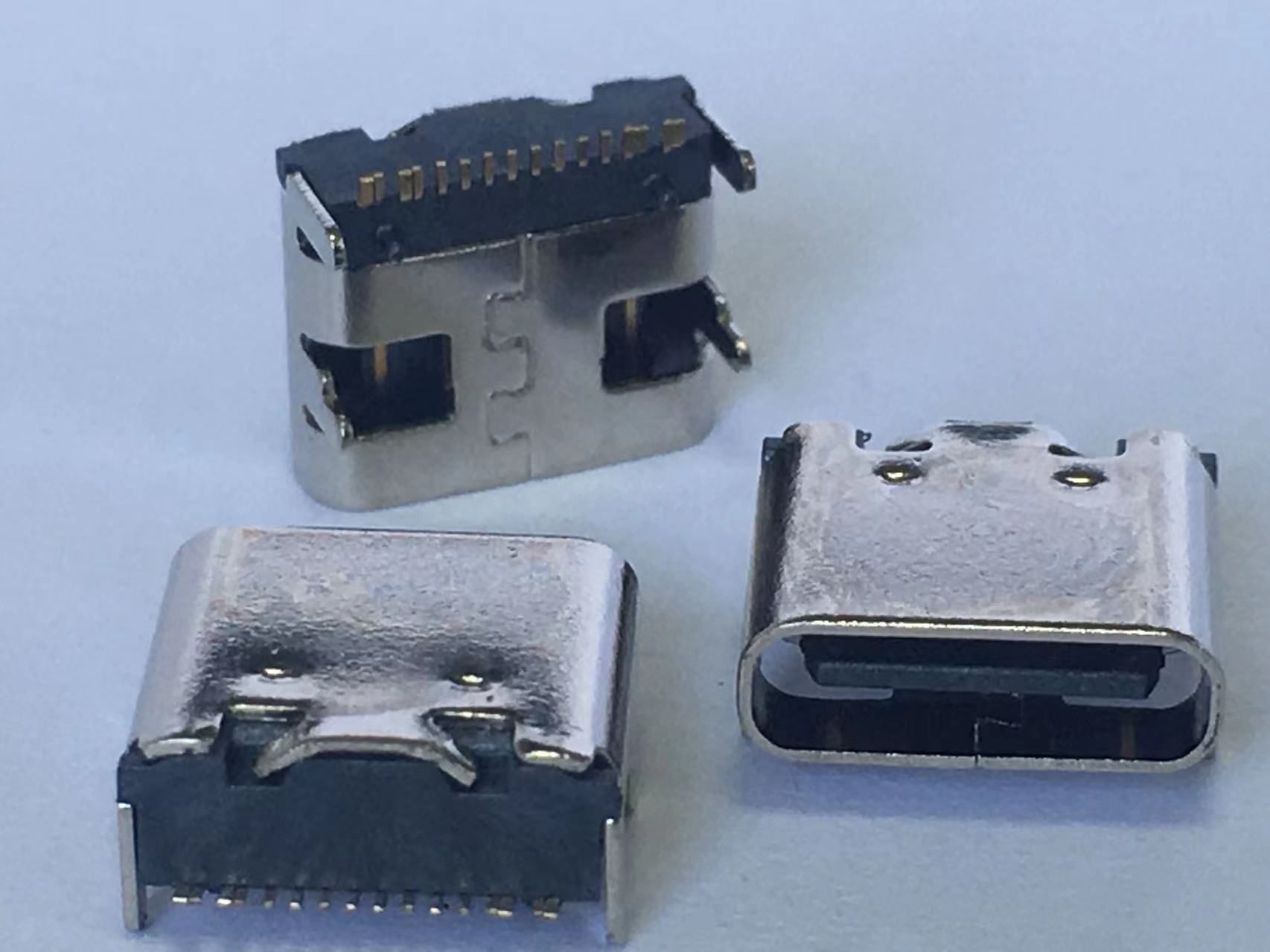 TYPE-C 16PIN母座 板上貼板SMT 外殼四腳插板